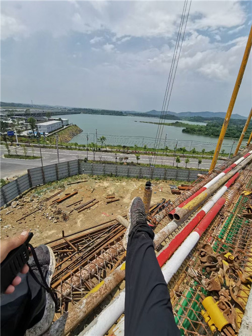 潍坊市作业中发生设备损坏或人员意外，责任怎么划分？