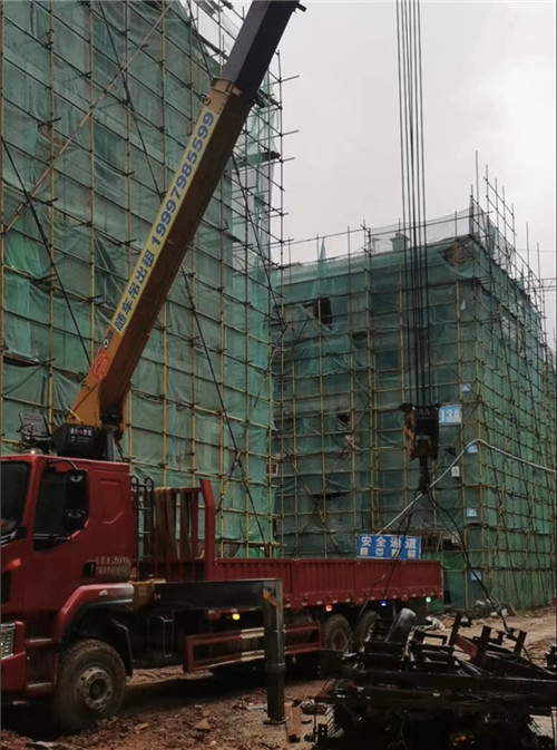 潍坊市“慢工细活”—— 吊车的 “微动控制” 技术