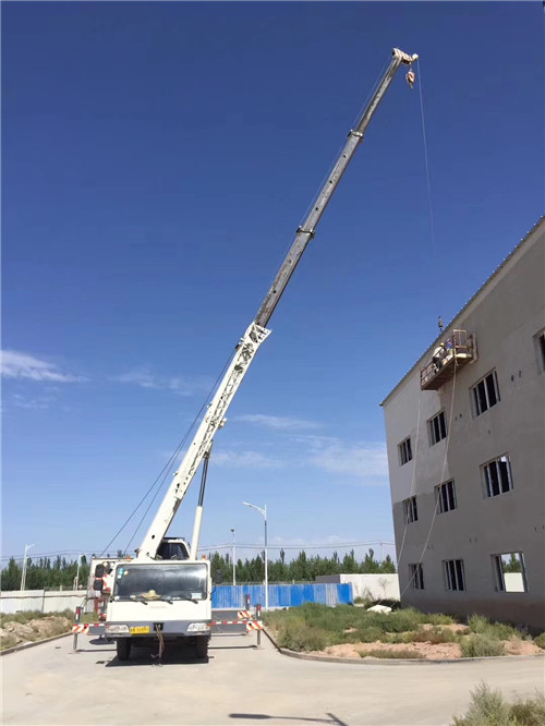 潍坊市“轻装强干”—— 吊车的 “轻量化臂架” 技术